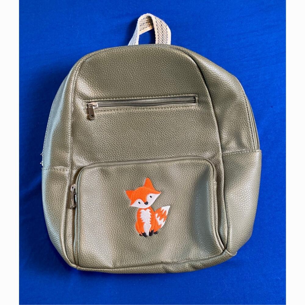 Jewell by Thirty-One Backpack Olive Green w Orange Fox on Front Zipper Pockets
